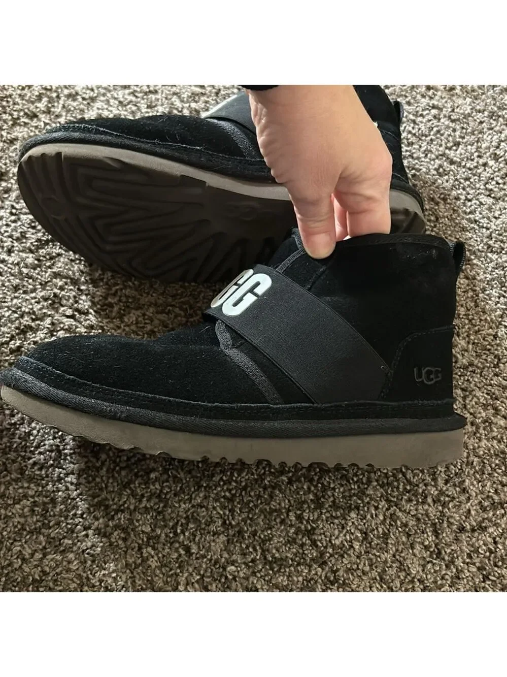 UGG Neumel II Graphic Kids Boots Black Suede Logo Strap Size 6 Youth
